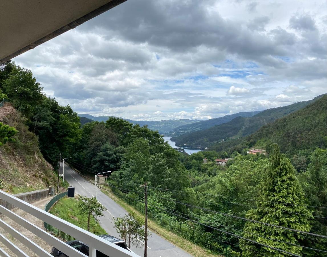 Apartmán Geres Distinto Exteriér fotografie